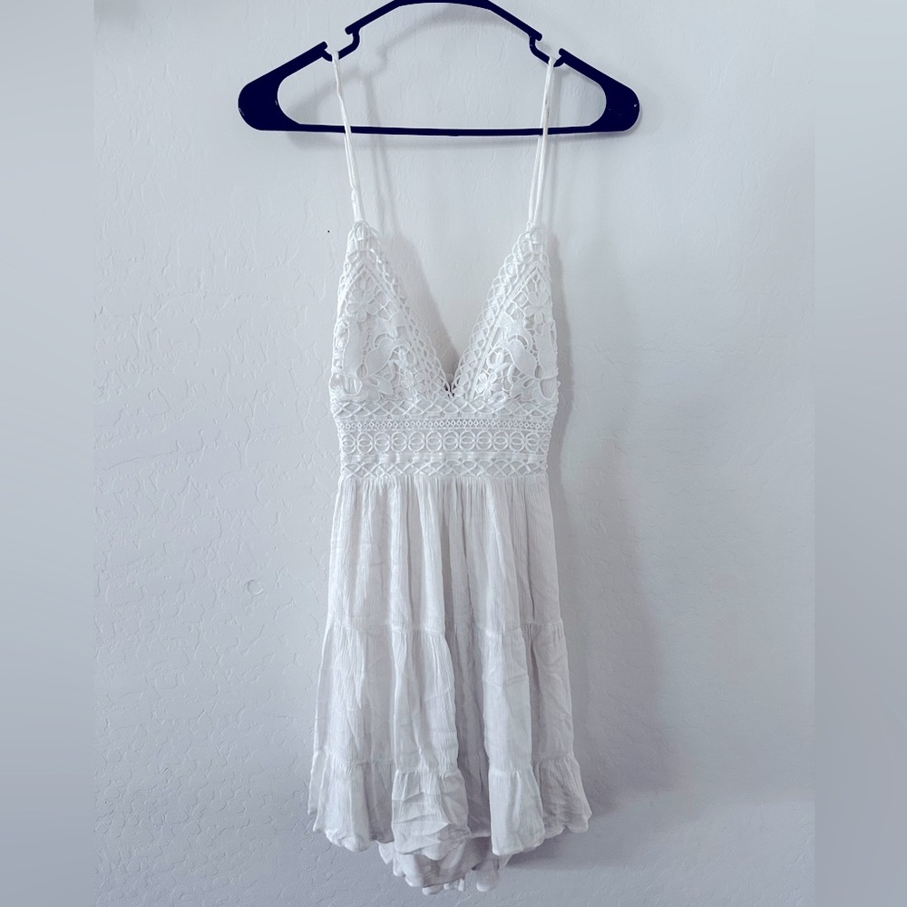 White Windsor backless dress